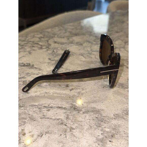 Tom Ford Sunglasses – Brown Gradient Polarized Lenses – For Parts or Repair